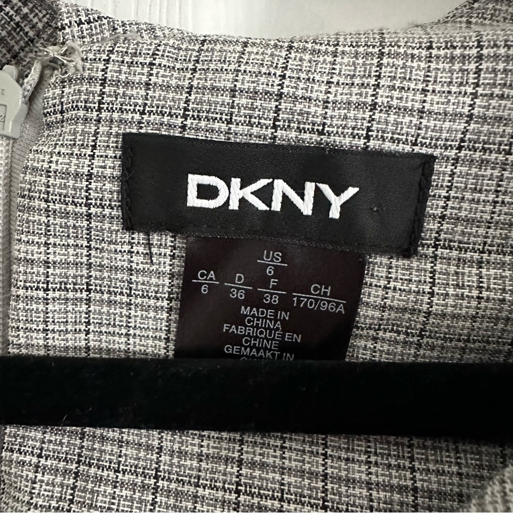 Size 6 DKNY Women’s Flutter Sleeve Wrap Dress Grey Plaid Fit Flare Belted - Picture 7 of 7